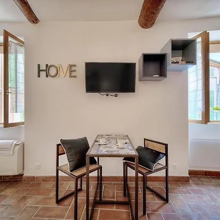 Апартаменты Agreable Quartier Suquet-vieux Port A0b185