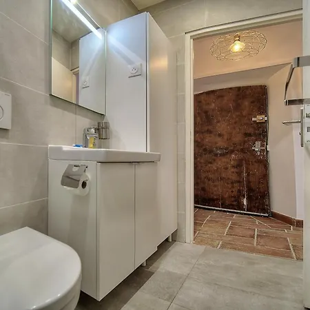 Appartement Agreable Quartier Suquet-vieux Port A0b185 Cannes
